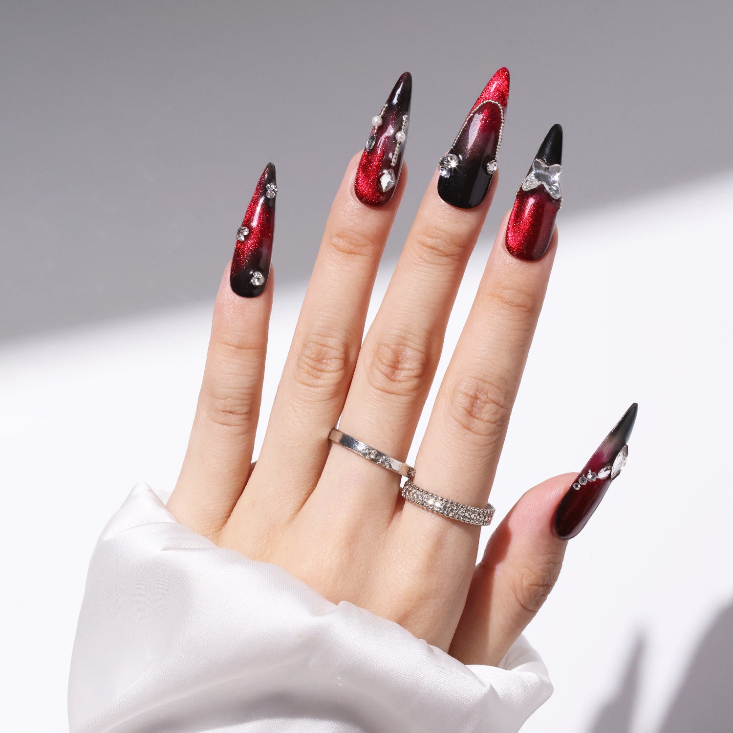 Luxury Long-Length Stiletto-Shaped Red And Black Change Cat Eye Swarovski Crystals Decorative Handmade Nail Art Set