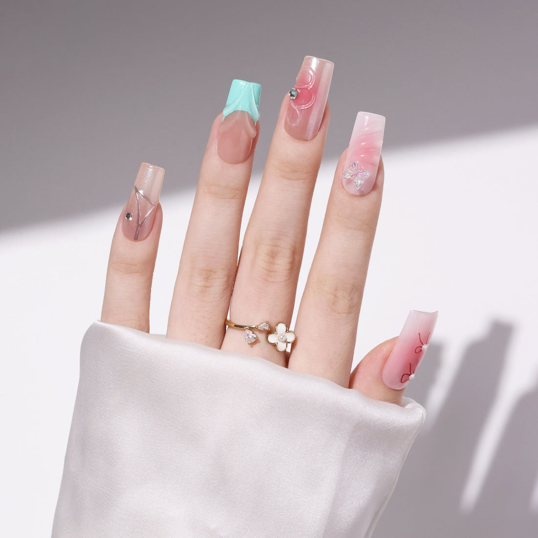 Medium Square Shape Press On Nails With Manually Painted Irregular 3D Patterns, Crystals,Pearls Decor Colorful Nail Art